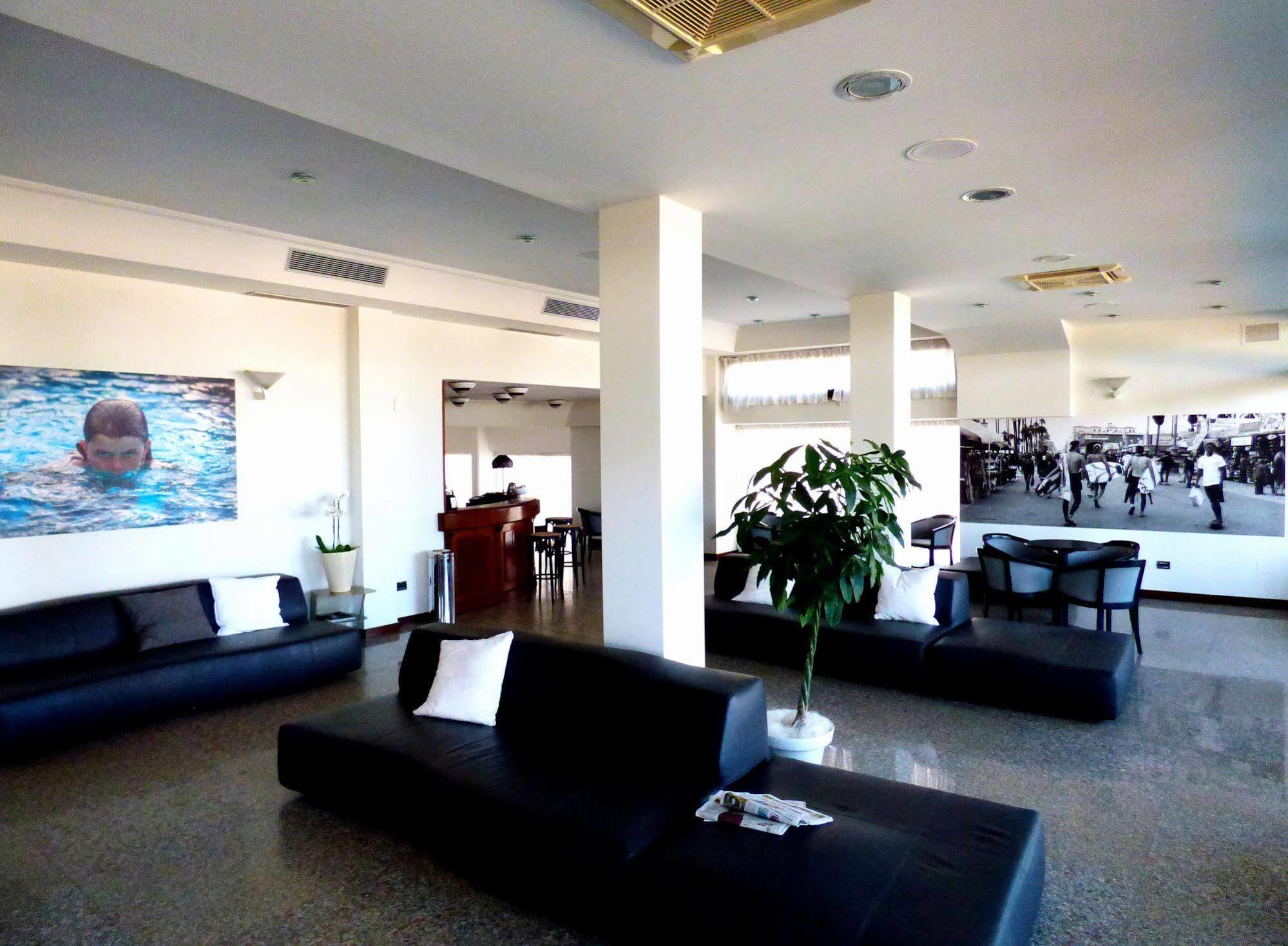 Hotel Cristallo Senigallia Exterior photo